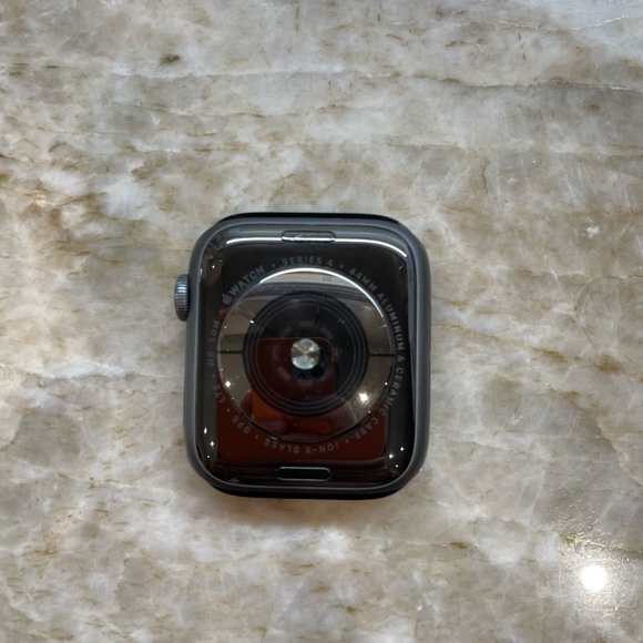 Apple Watch Series 4 Space Gray Aluminum Case 44mm (GPS+Cellular) - Picture 5 of 7